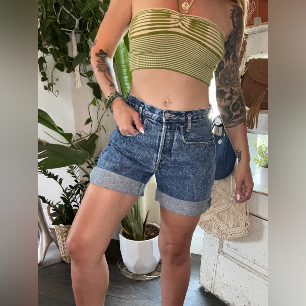 Vintage guess Jean shorts acid wash high waisted relaxed fit